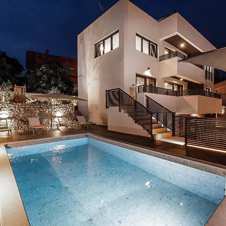 Betelgeuse Supernova