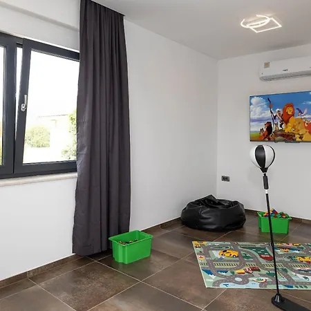 Betelgeuse Supernova Villa *