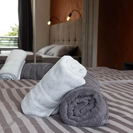 Villa Betelgeuse Supernova