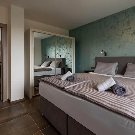 Betelgeuse Supernova Villa Novi Vinodolski