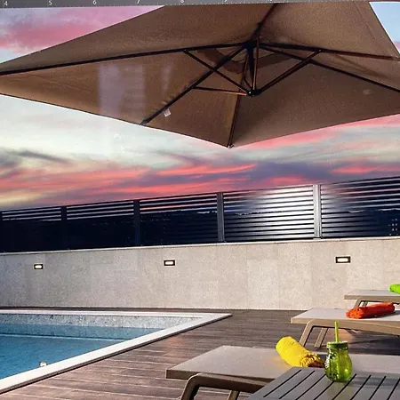 Betelgeuse Supernova *