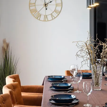 Betelgeuse Supernova Villa *