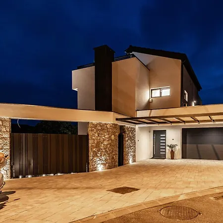 Betelgeuse Supernova Villa Novi Vinodolski