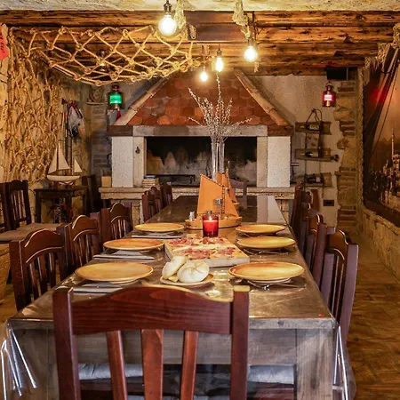 Betelgeuse Supernova Villa