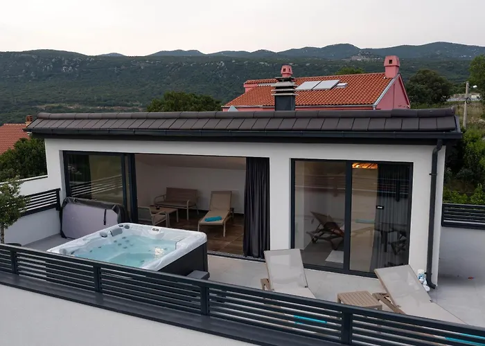 Betelgeuse Supernova Villa